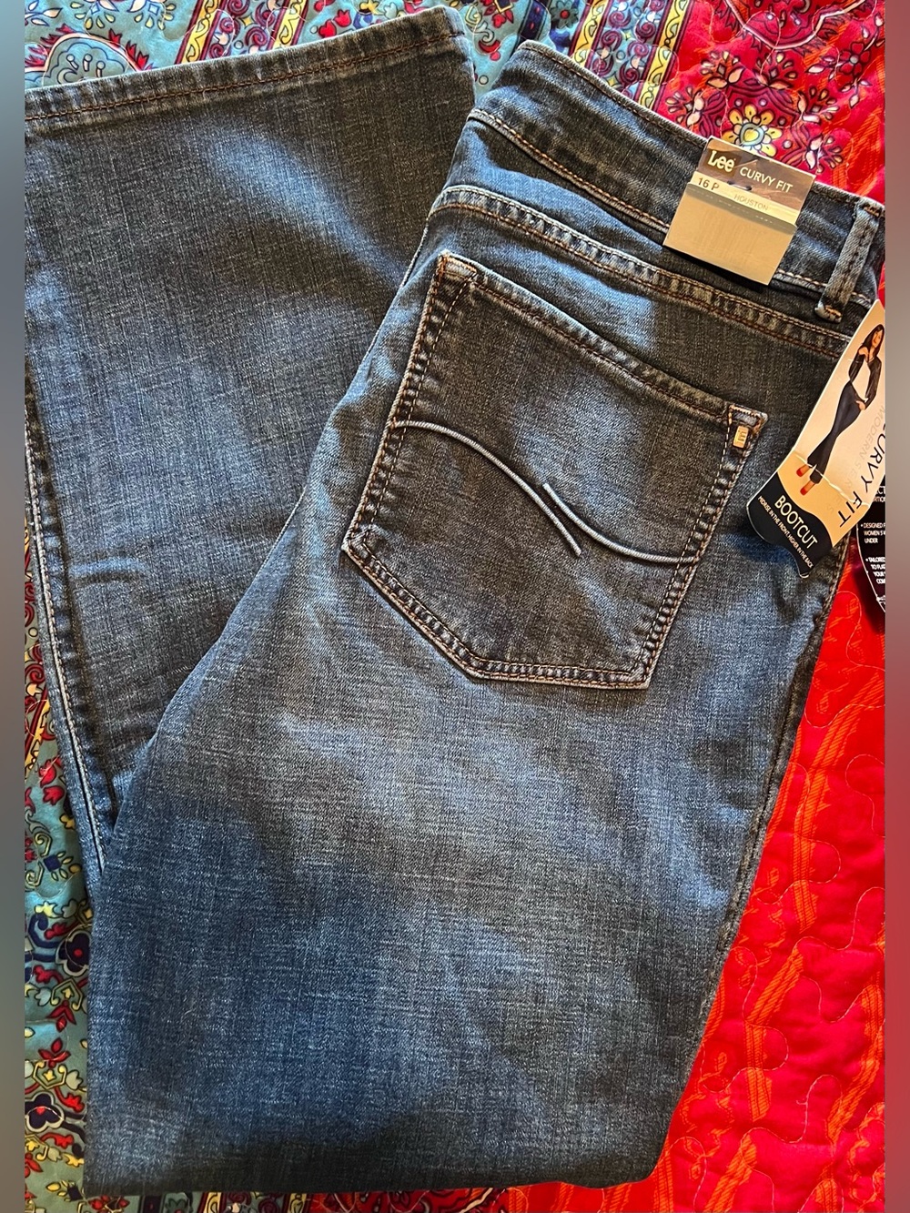 NEW WITH TAGS Lee Women’s Modern Series Curvy Fit Bootcut Jeans—Size 16 Petite